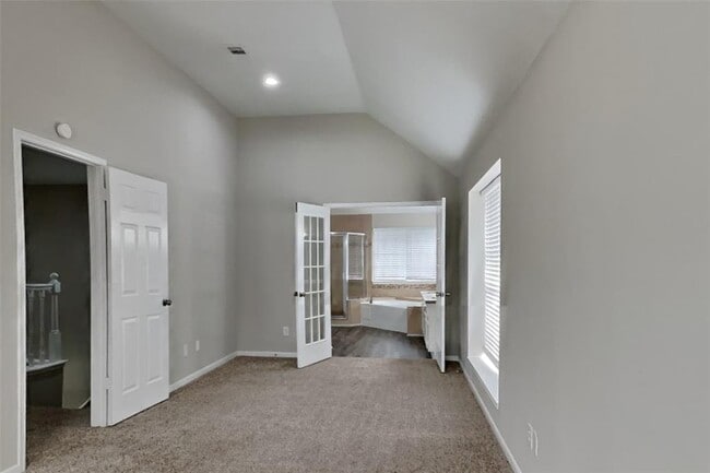 Building Photo - 16023 Willowpark Dr