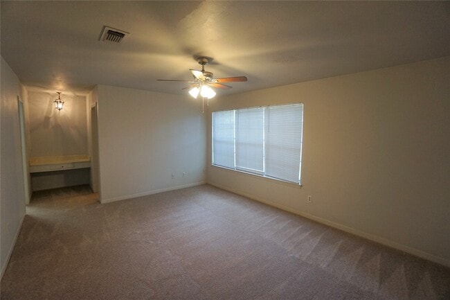 Building Photo - 1551 W Sam Houston Pkwy S