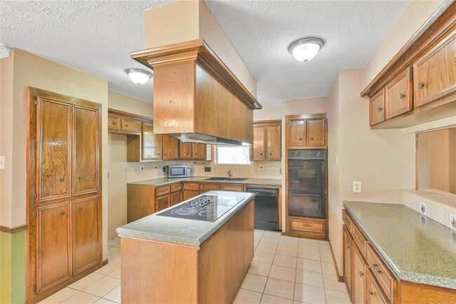 Building Photo - 3107 Woodstone Dr