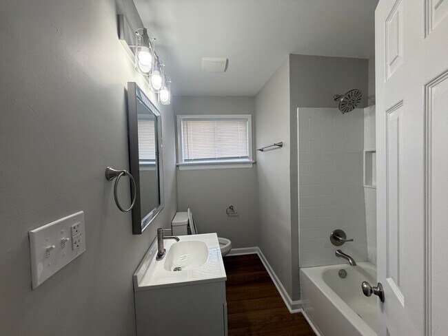 Building Photo - newly renovated 3-bedroom 1 bath