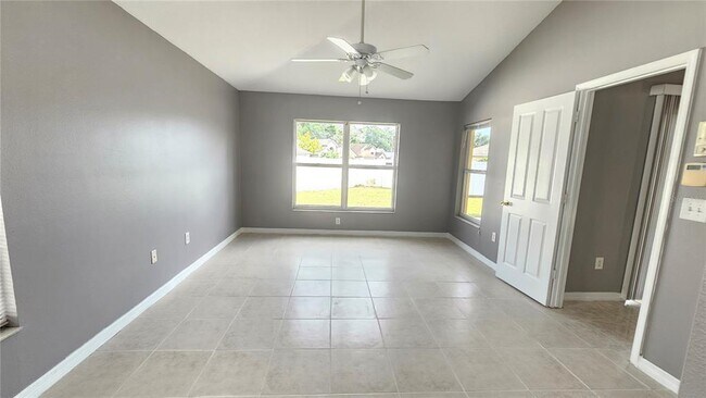 Building Photo - 1610 Bondurant Way