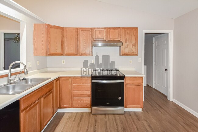 Building Photo - 4617 Welton St