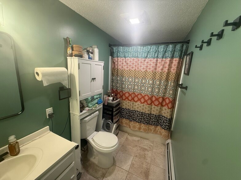 Building Photo - 18 Chestnut Dr