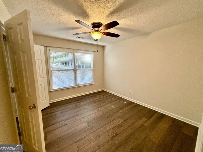 Building Photo - 10920 Glenbarr Dr