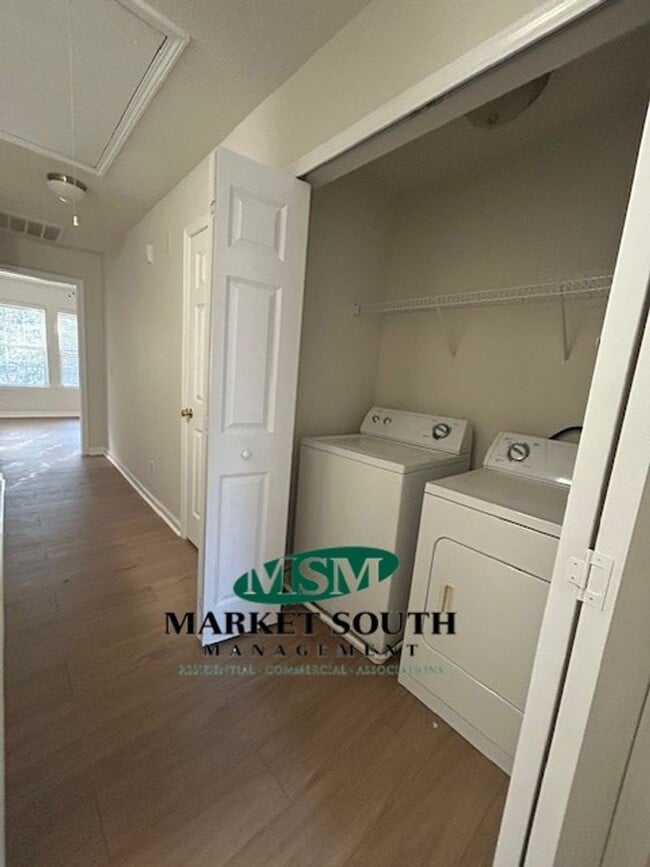 Building Photo - GEORGETOWN - KING GEORGE BOULEVARD