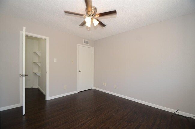Building Photo - 5650 Birchmont Dr