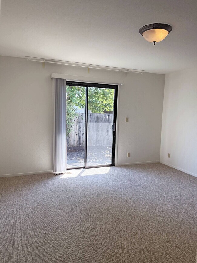 Building Photo - 2BD/2BA Single-Level Home Near Sonoma Plaza | Available Now.