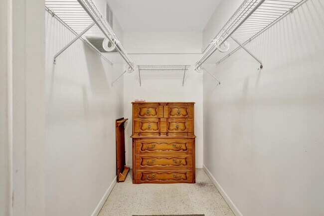 Building Photo - 158 Norwich G