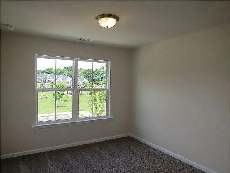Building Photo - Room in Townhome on Berney Cir