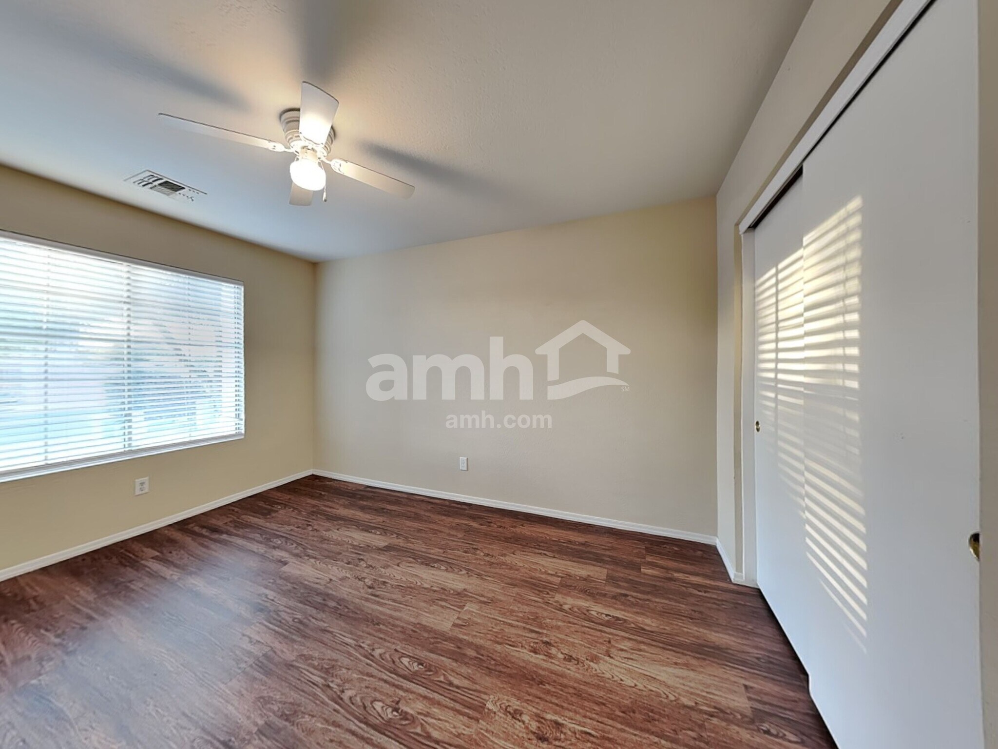 Building Photo - 137 S 110th Pl