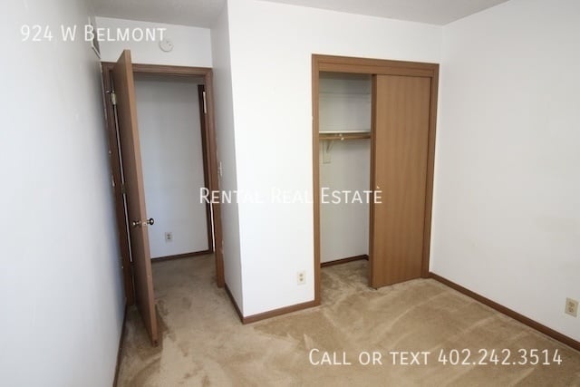 Building Photo - 924 W Belmont-