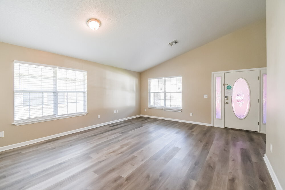 Building Photo - 6248 Ironside Dr N