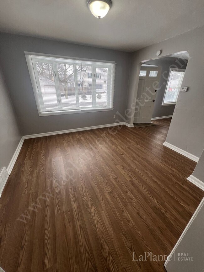 Building Photo - Move-in Ready 3 Bedroom Home for Rent