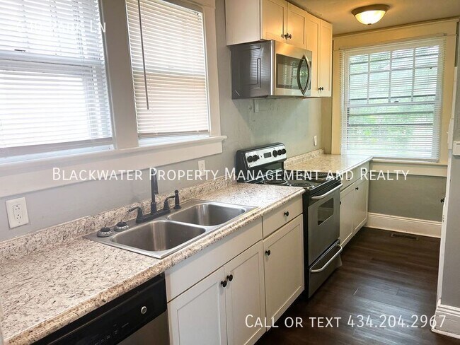 Building Photo - 630 Park Ln