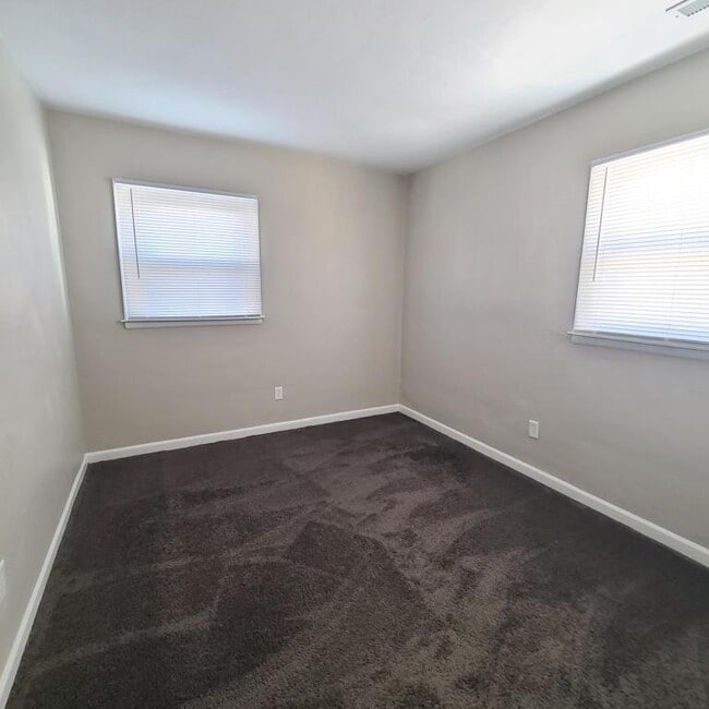 Building Photo - 2612 Stanford Ave