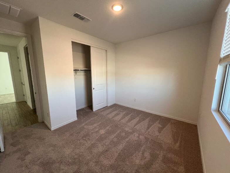 Building Photo - 7679 W Saddlehorn Rd