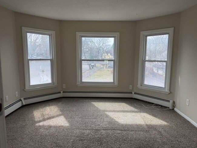 Building Photo - 329 Salt Springs Rd