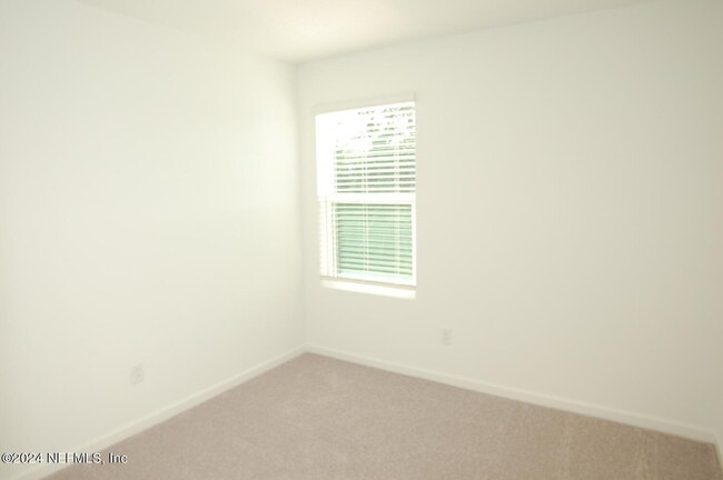 Building Photo - 689 Holly Lks Dr