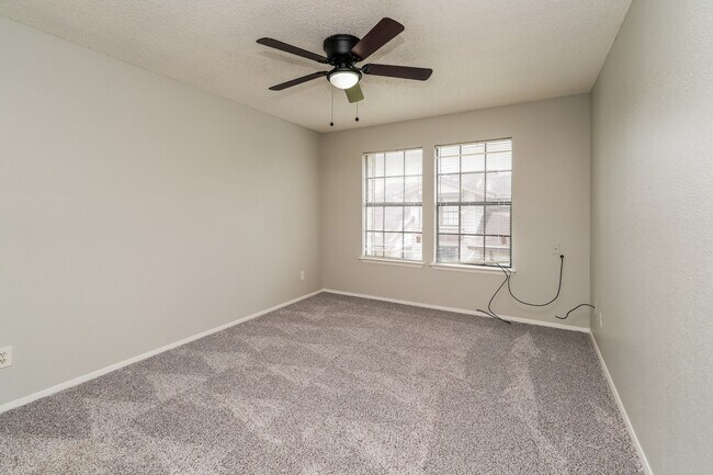 Building Photo - 200 Pecan Dr