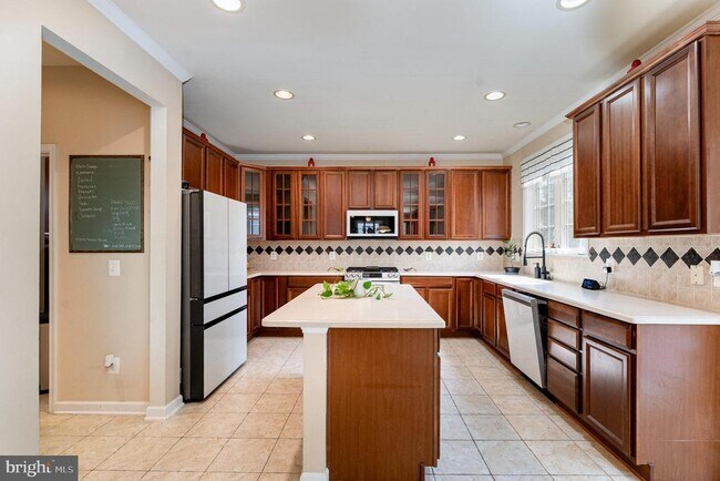 Building Photo - 4203 Talon Dr