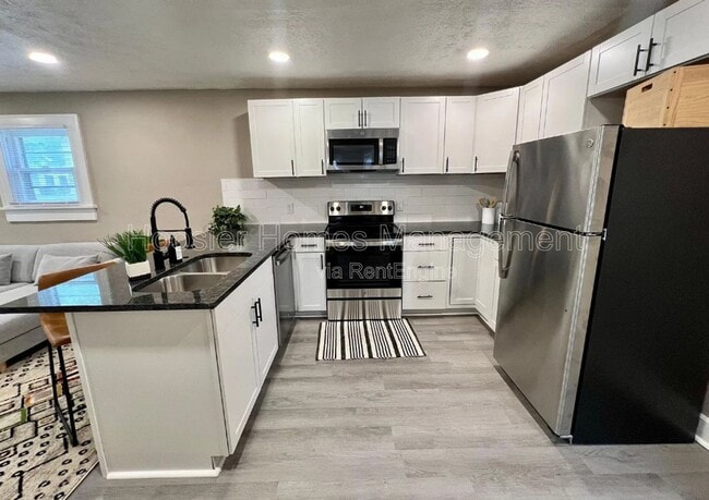 Building Photo - 5128 Primrose Ave