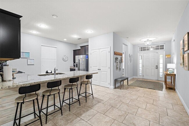 Building Photo - 5376 Oakbourne Ave