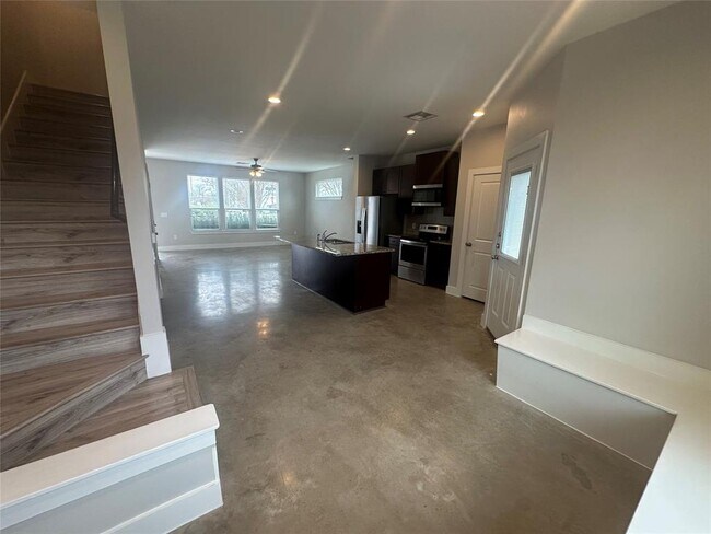 Building Photo - 813 Northington St