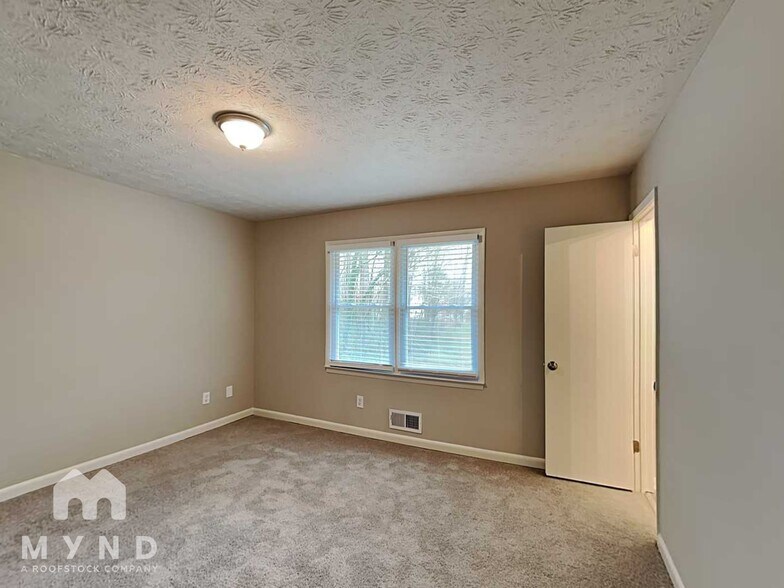 Building Photo - 3798 Leach Rd