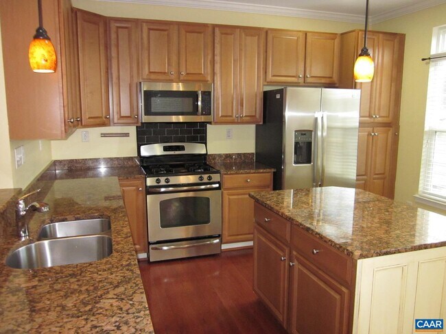 Building Photo - 2130 Lockwood Dr