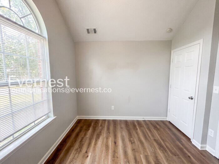 Building Photo - 435 Skif Pond Ct