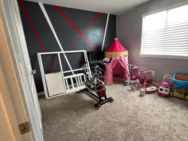 Building Photo - 375 Slate Drive