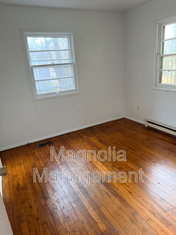 Building Photo - 820 Arrow St