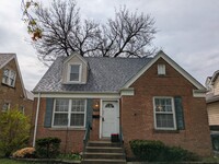 Building Photo - 3BR/2BA in Brookfield – Updated Kitchen, J...