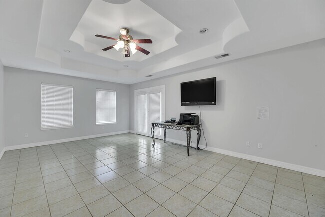 Building Photo - 5221 Tallow Ct