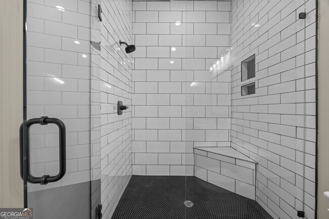 Building Photo - 958 Church St