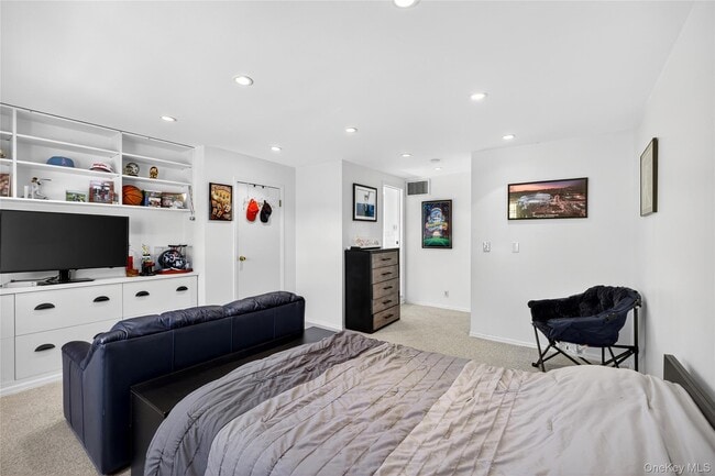 Building Photo - 6 Raven Way