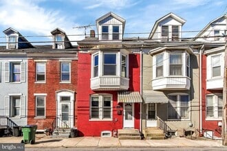 Building Photo - 3-bedroom in York City