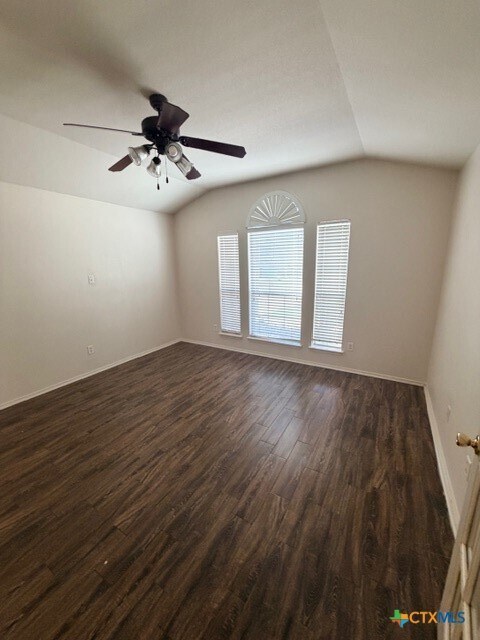 Building Photo - 225 Memory Ln