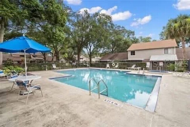 Building Photo - 8608 Lake Isle Dr