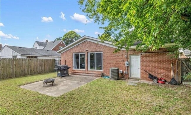 Building Photo - Bayview Beach Single Family Home