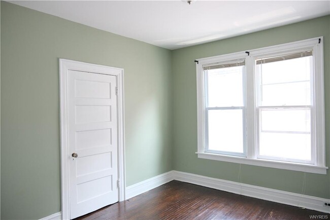 Building Photo - 259 Ashland Ave