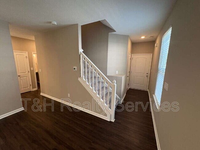 Building Photo - 5657 Brownstone Dr