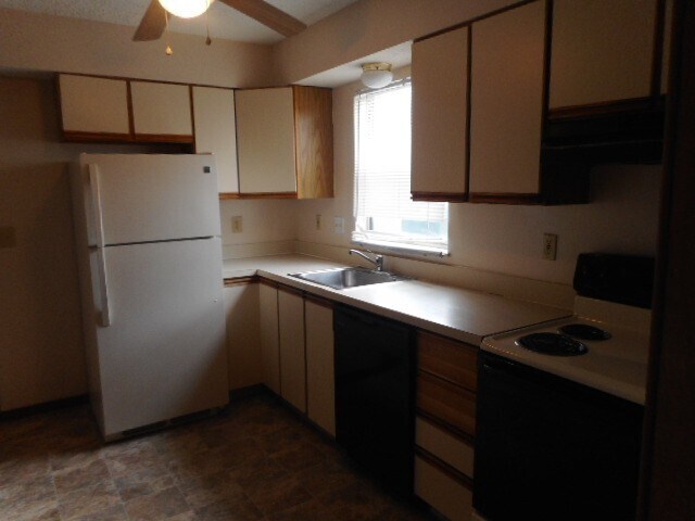 Building Photo - 135-139 Chittenden SK