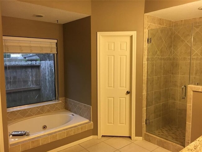 Building Photo - Beautiful 1 story home in Bay Glen!