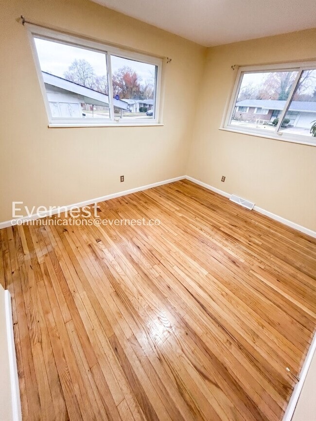 Building Photo - 10322 Monarch Dr