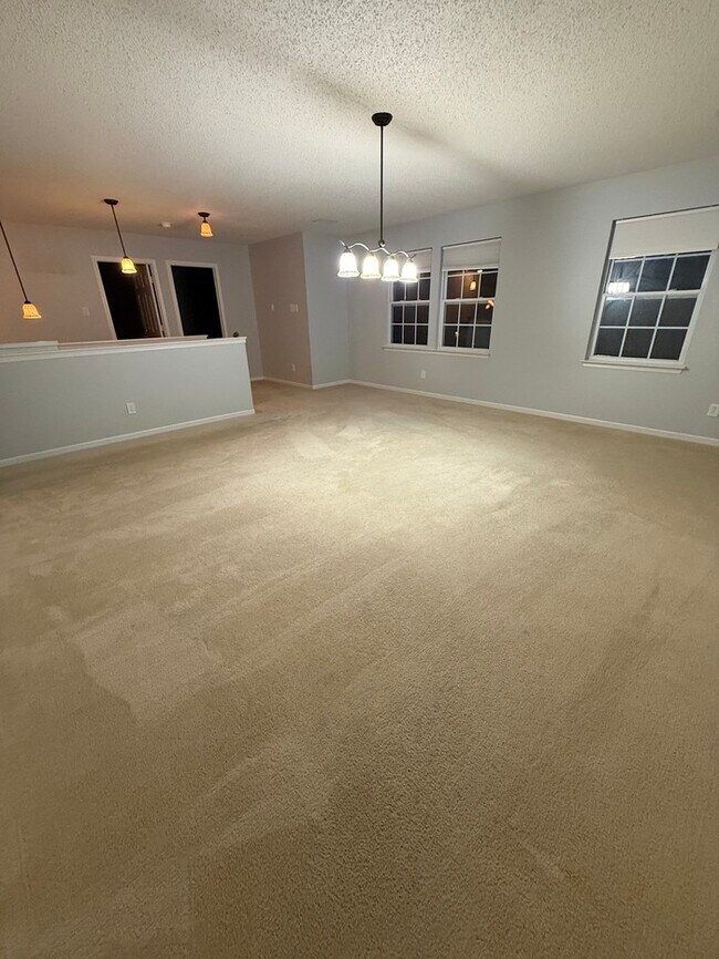 Building Photo - 14302 Holly Berry Cir