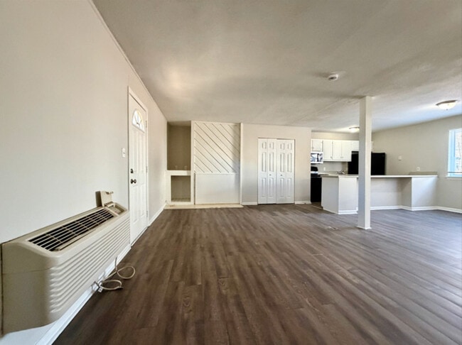 Building Photo - 1418 Riverview Rd