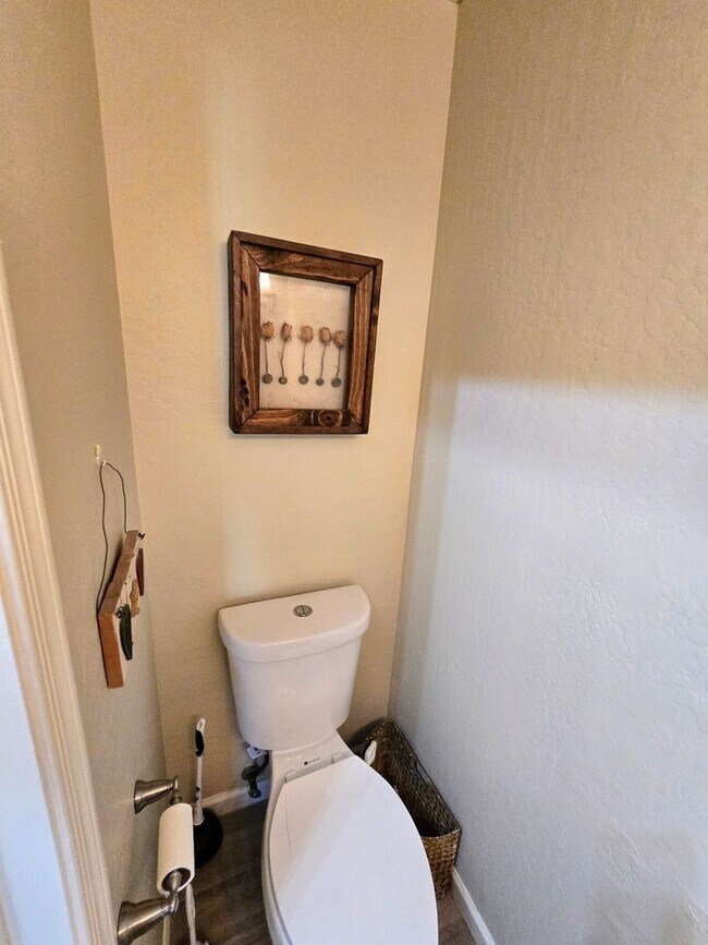 Building Photo - STUNNING 4 Bed, 2.5 Bath Oasis with Pool Your Dream Home Awaits!