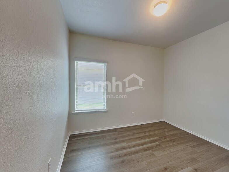 Building Photo - 119 Laurel Grace Ln