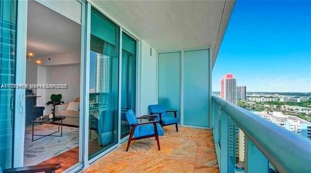 Building Photo - 1830 S Ocean Dr